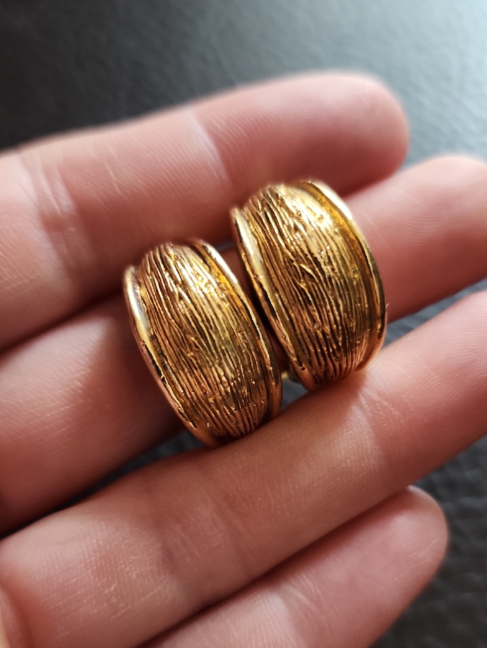 VTG Gold Textured Hoop Clip Earrings - Women Jewelry